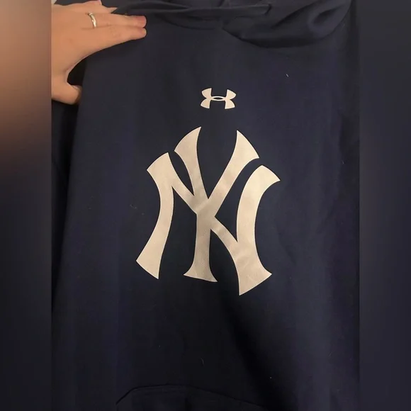 Big and tall NY Yankees hoodie - Picture 2 of 4